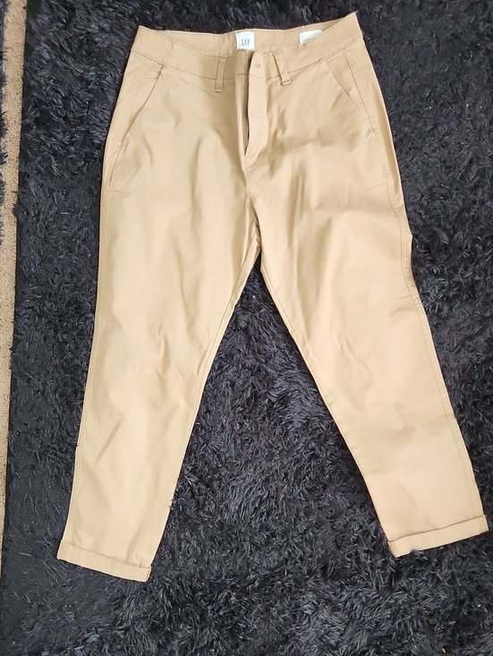 GAP Pants - GAP Women's Cropped Chino Pants in Tan